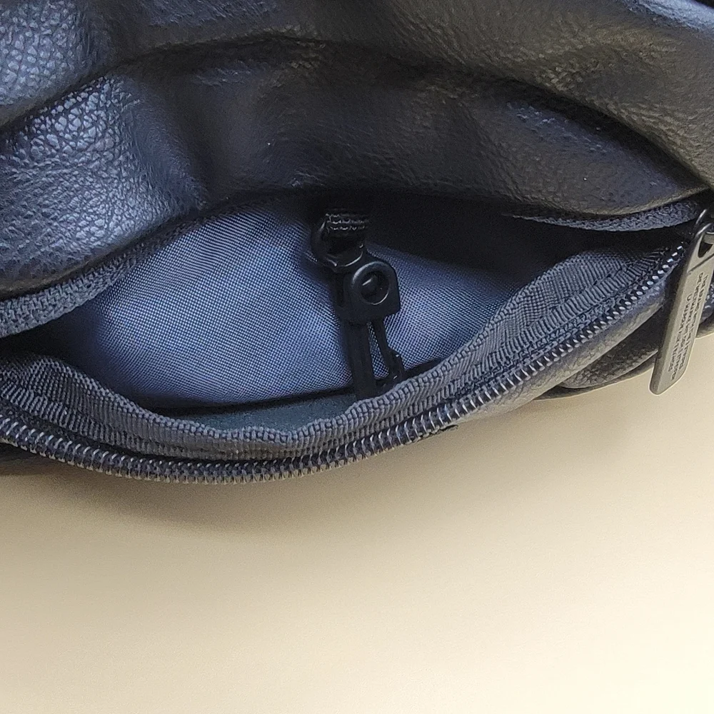 Adidas Faux Leather Waist Bag Fanny Bag Unisex Adults Black Gold Zippers New